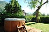 Chalet Chintalaya hot tub