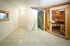 Sauna & shower