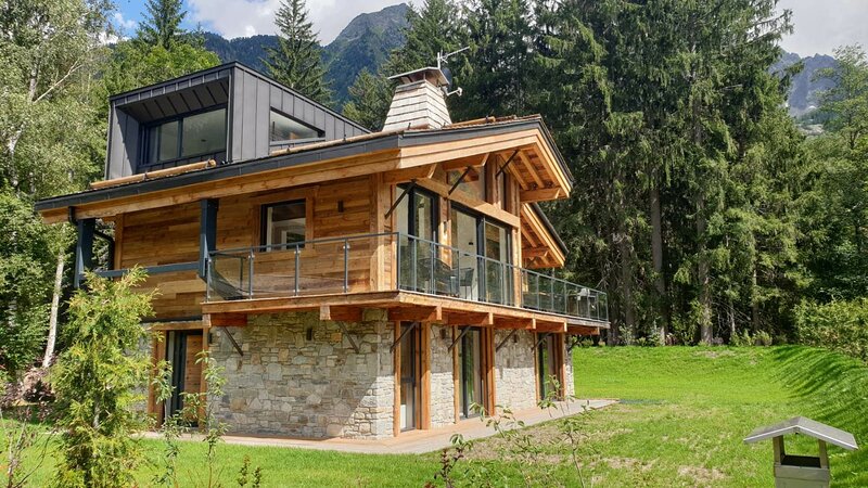 Chalet Black Pearl| Chalet Black Pearl